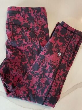 LULULEMON Burgundy & Black Floral Patterned Leggings